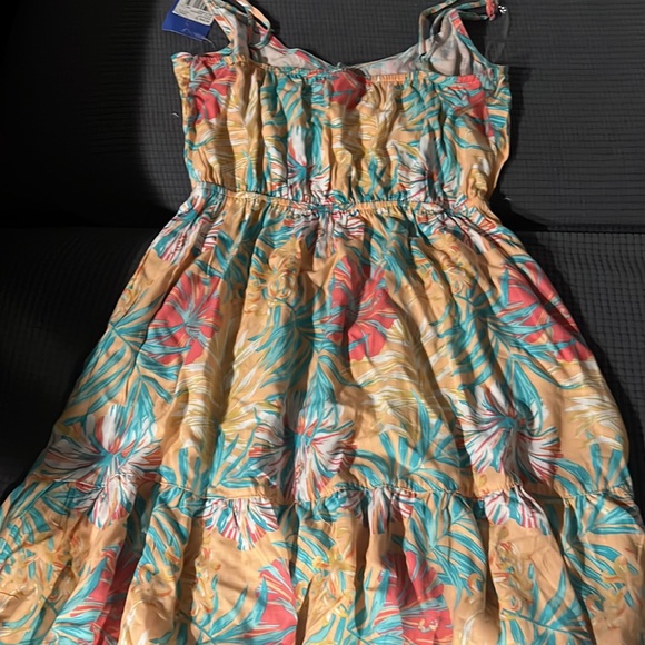 Hurley summer dress  Hawaiian design new with tags size small - Picture 2 of 2